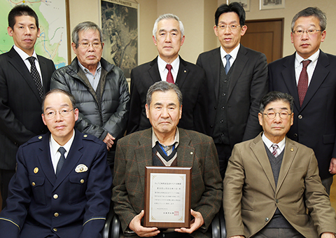 安全・安心に暮らせる兵庫の実現に功績があったとして知事表彰を受けた「暴力団と関係を断つ会」
