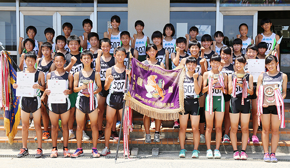 西播中学総体で赤穂市勢として初の完全優勝を飾った赤穂西陸上部