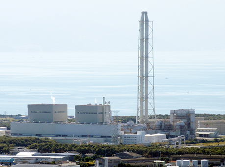 石炭への燃料転換計画を断念し、重油・石油による発電が継続されることになった関西電力赤穂発電所