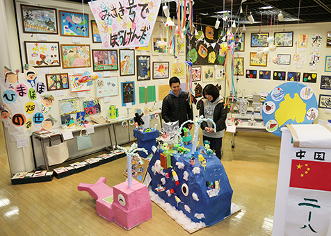 子どもたちの素直な感性と表現があふれる作品展