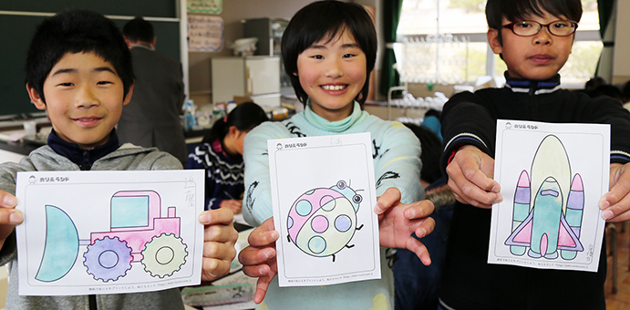 酸とアルカリによる化学塗り絵を楽しんだ特別授業
