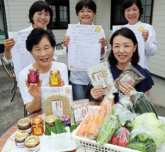 「明るく、にぎやかな催しにしたい」と話す実行委員会のみなさん