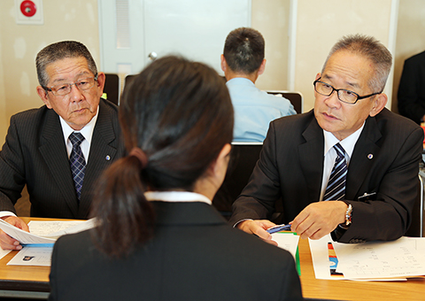 企業と人材のマッチングを図ろうと開かれた合同就職面接会
