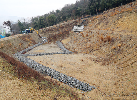 操業開始を受けて県と市が立入検査した高野の安定型産廃処分場