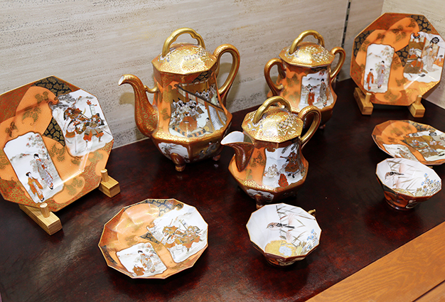 細密な絵付けが特徴の横浜陶磁器