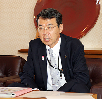 西有年産廃計画を検証する専門家会議の設置方針を表明した牟礼正稔市長