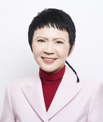 記念講演の講師の家田荘子さん