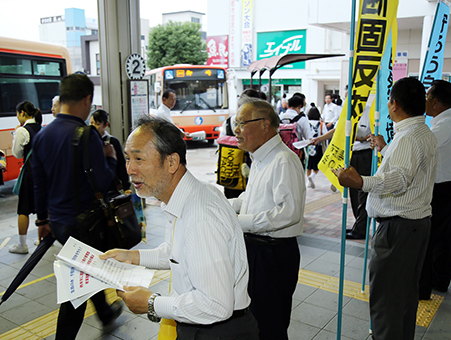 市議会議員連盟が産廃処分場計画反対を訴えた街頭活動