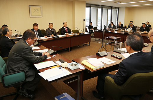 議員定数削減要望書への対応を協議した会派代表者会