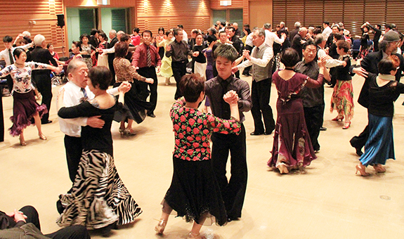 盛会だった赤穂ダンスクラブの設立50周年記念パーティー