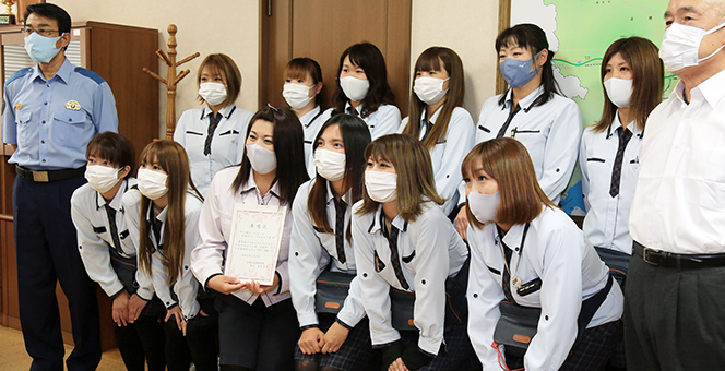 「みまもり隊」に任命されたヤクルトレディのみなさん