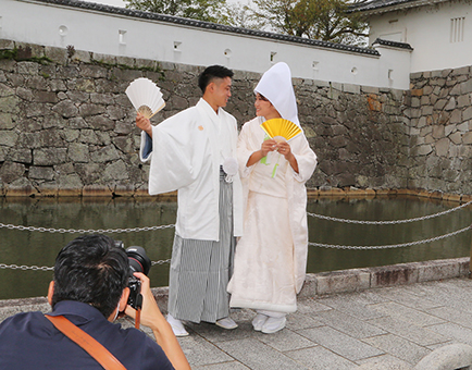 赤穂城跡などで新郎新婦を撮影したフォトウェディング