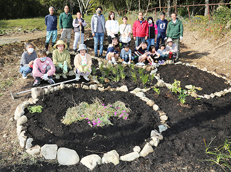 住民が協力して花壇などを整備した「はりま台自治会」の東公園