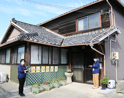一戸建て古民家を活用して開設した地域の居場所「みんなのいえ」