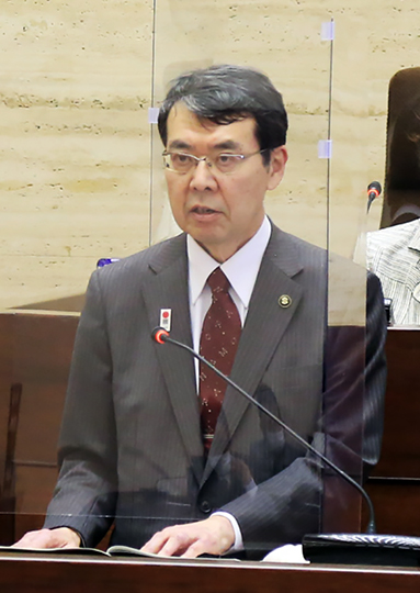 就任後3度目となる施政方針を発表する牟礼正稔市長