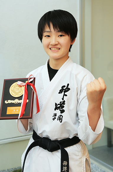 全国高校空手道選抜大会での活躍が期待される苦瓜ひなたさん