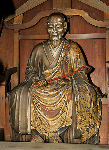 盤珪が自ら彫ったとされる雲甫全祥の木像=隨鷗寺蔵